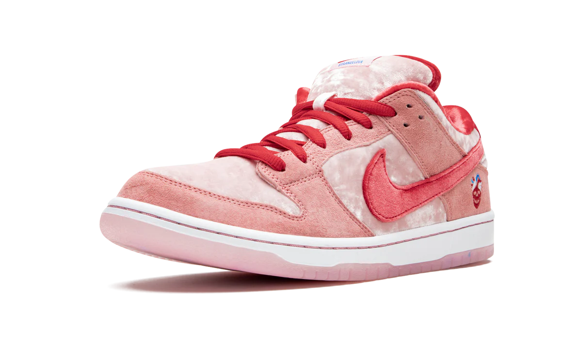 Nike SB Dunk Low "Strange Love"