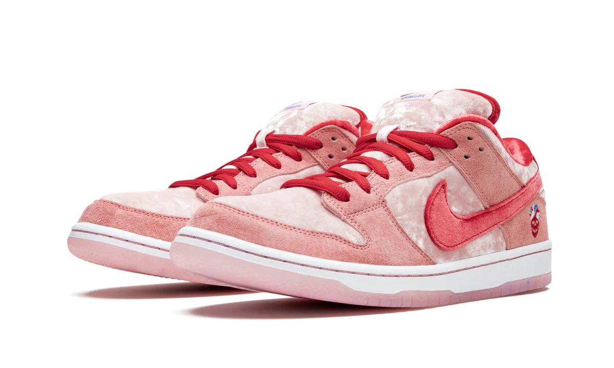 Nike SB Dunk Low "Strange Love"