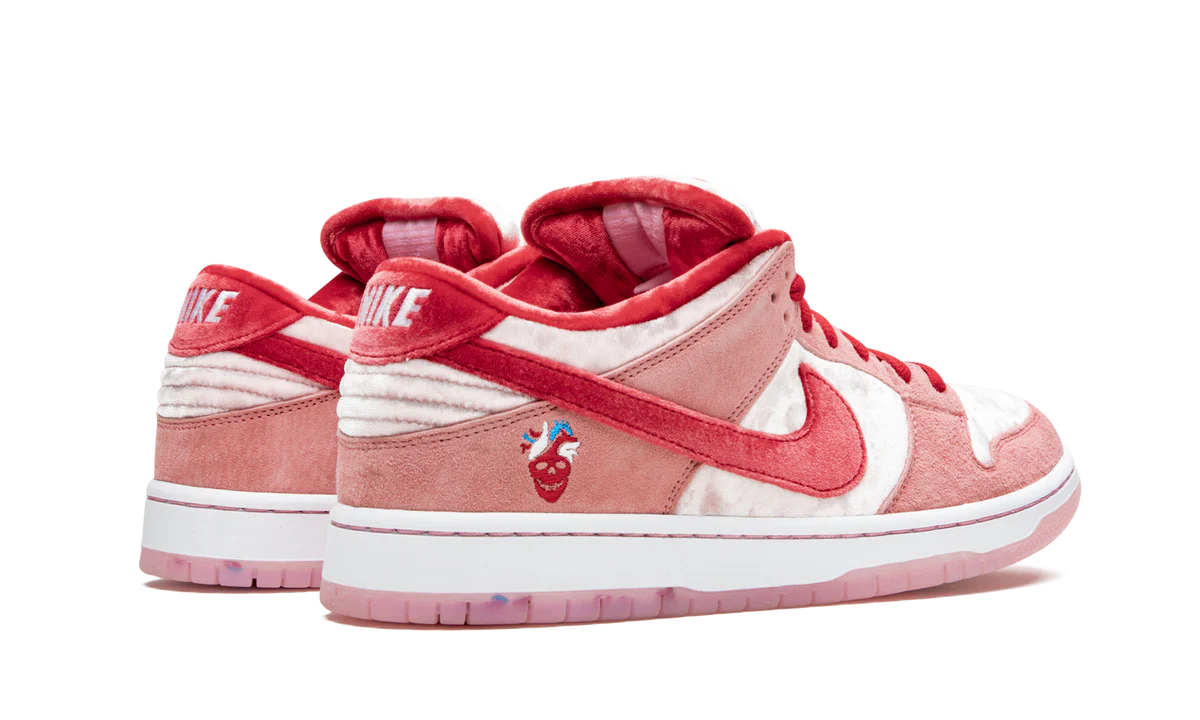 Nike SB Dunk Low "Strange Love"